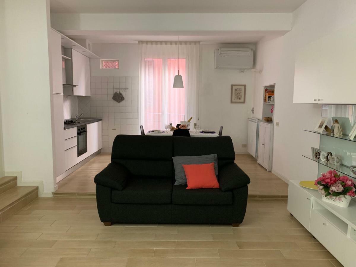Temporary House Vicolo Colombina Apartment Bologna Luaran gambar